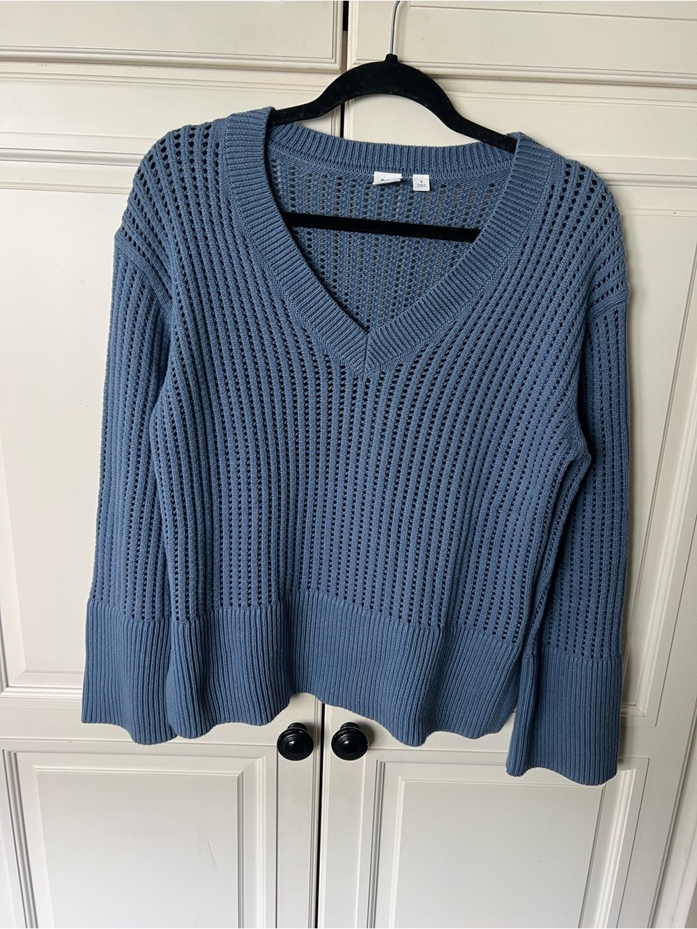 GAP Dusty Blue V-Neck Open Knit Women's Sweater